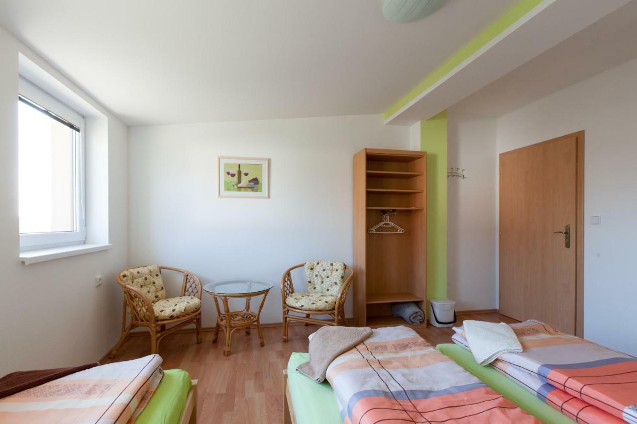 Sklípek Vinařství Paul Hotel Velké Bílovice Exterior foto